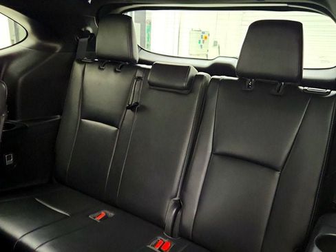 Used 2021 Toyota Highlander XSE FWD image 22