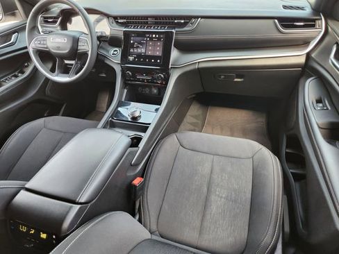 Certified 2024 Jeep Grand Cherokee L Laredo image 22