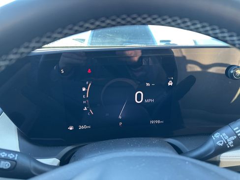Used 2024 Buick Encore GX Avenir w/ Avenir Convenience Package AWD/4WD image 37