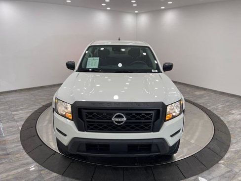 Used 2022 Nissan Frontier S image 2