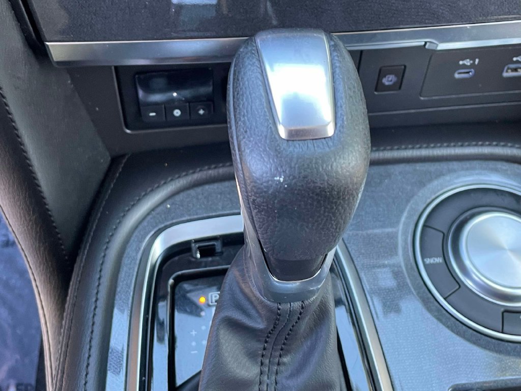 Used 2024 Nissan Armada SV RWD image 30