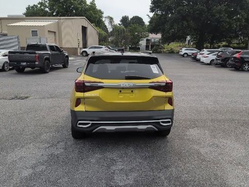 Used 2023 Kia Seltos S w/ Navigation Package AWD/4WD image 7
