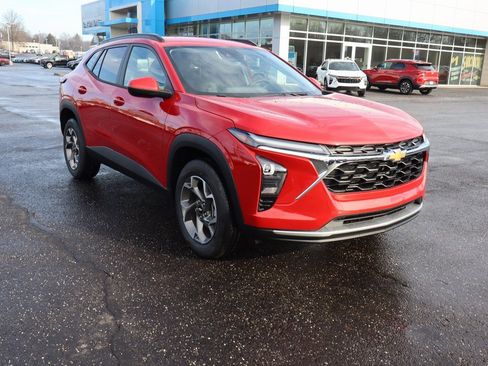 New 2026 Chevrolet Trax LT image 2