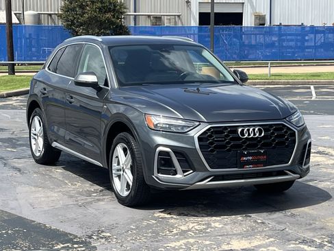 Used 2022 Audi Q5 e Premium w/ Convenience Package AWD/4WD image 5