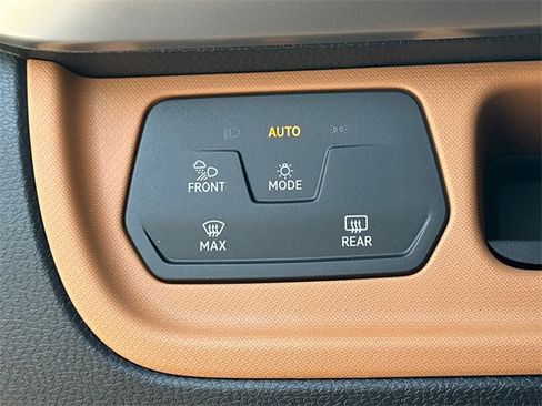 New 2025 Volkswagen ID. Buzz Pro S image 33