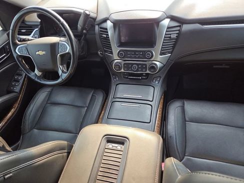 Used 2019 Chevrolet Suburban Premier AWD/4WD image 29