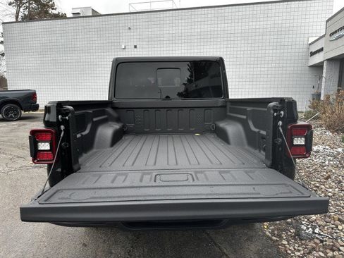 New 2026 Jeep Gladiator Sport AWD/4WD image 6