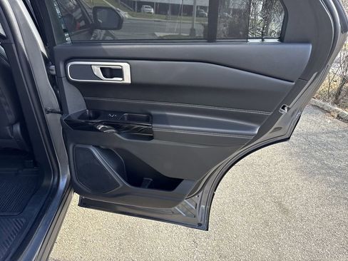 Used 2023 Ford Explorer ST image 46