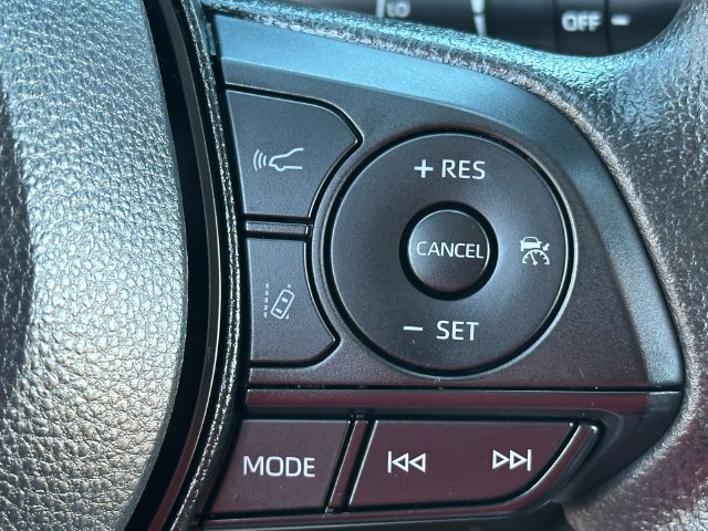 Used 2025 Toyota RAV4 XLE AWD/4WD image 14