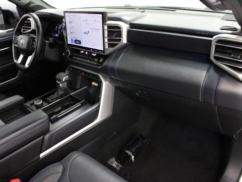 Used 2022 Toyota Tundra Platinum AWD/4WD image 40