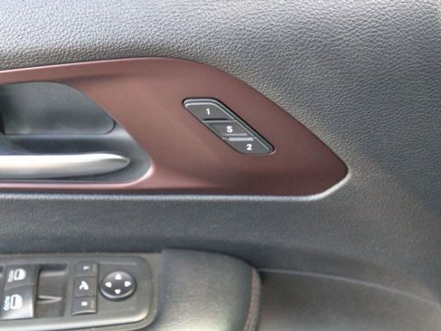 Used 2020 Chrysler Pacifica Limited FWD image 14
