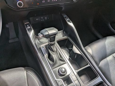 Certified 2025 Kia Sorento S FWD image 26