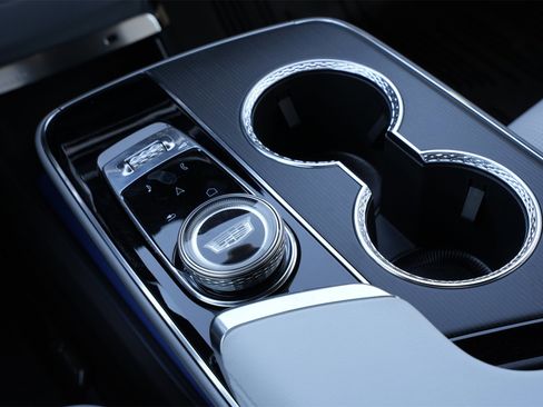 New 2025 Cadillac Lyriq Sport image 15