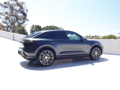 Certified 2024 Porsche Macan 4 Electric w/ Premium Package AWD/4WD image 8