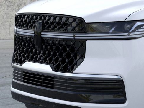 New 2025 Lincoln Navigator Reserve w/ Jet Appearance Package image 17