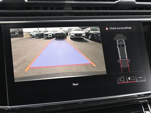 Used 2019 Audi Q8 Premium image 9