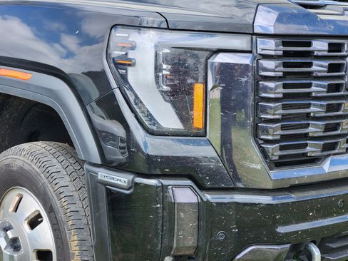 Used 2024 GMC Sierra 3500 Denali Ultimate image 7