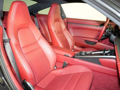 Certified 2020 Porsche 911 Carrera RWD image 40