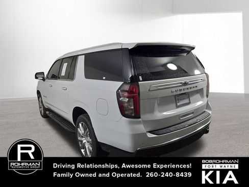 Used 2022 Chevrolet Suburban High Country image 9