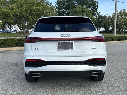 Used 2025 Audi Q5 Premium w/ Convenience Package AWD/4WD image 5