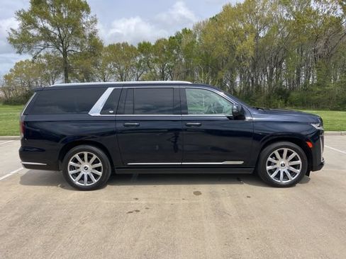 Used 2023 Cadillac Escalade ESV Premium Luxury Platinum RWD image 10