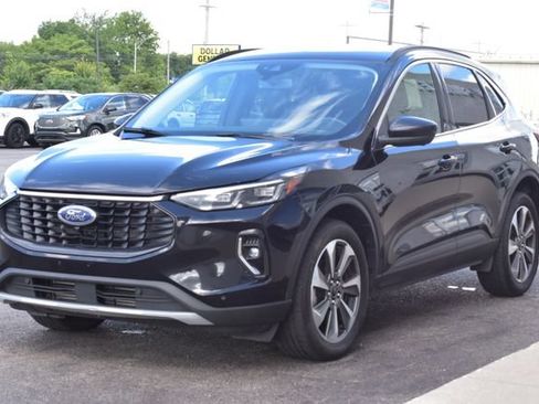 Used 2023 Ford Escape Platinum AWD/4WD image 15