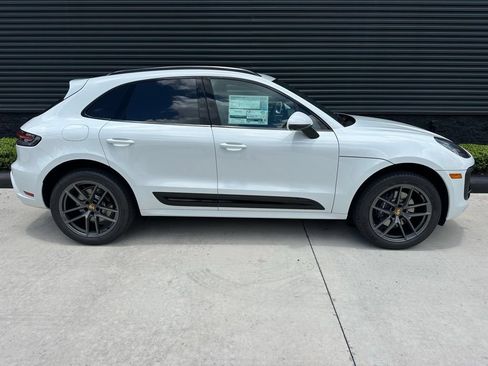 Used 2026 Porsche Macan AWD/4WD image 10