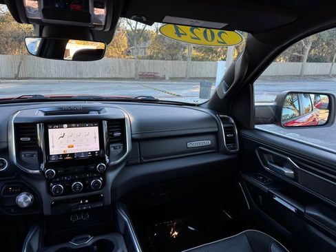 Used 2024 RAM 1500 Laramie image 26