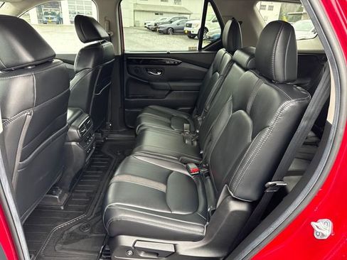 Used 2025 Honda Pilot Touring image 14