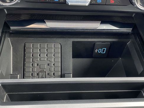 Used 2024 Ford F250 Platinum image 31