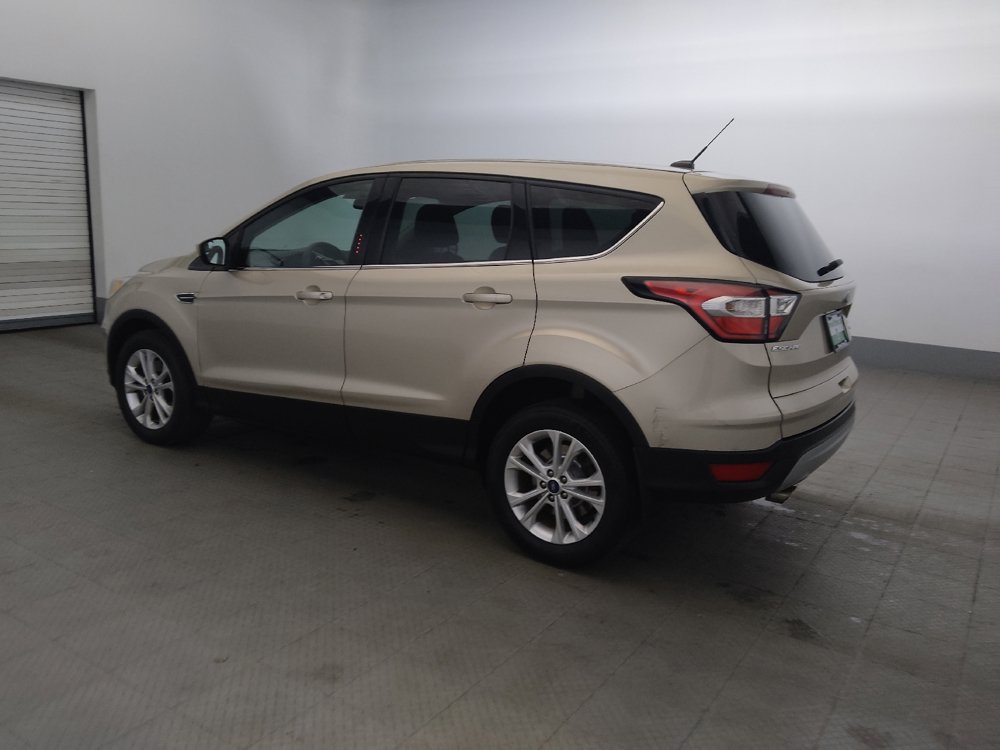 Used 2017 Ford Escape SE w/ SE Cold Weather Package AWD/4WD image 3