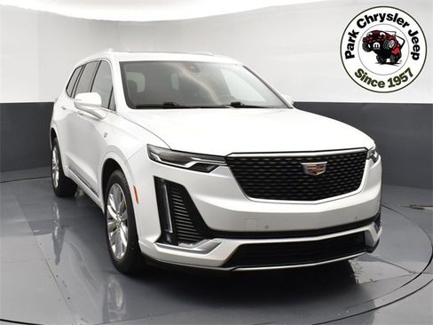 Used 2023 Cadillac XT6 Premium Luxury w/ LPO, Floor Liner Package image 5
