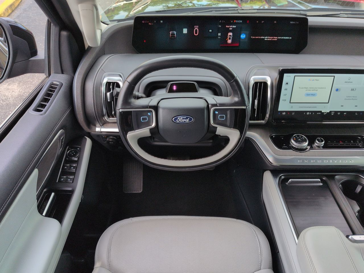 Certified 2025 Ford Expedition Platinum w/ Platinum Ultimate Package AWD/4WD image 16