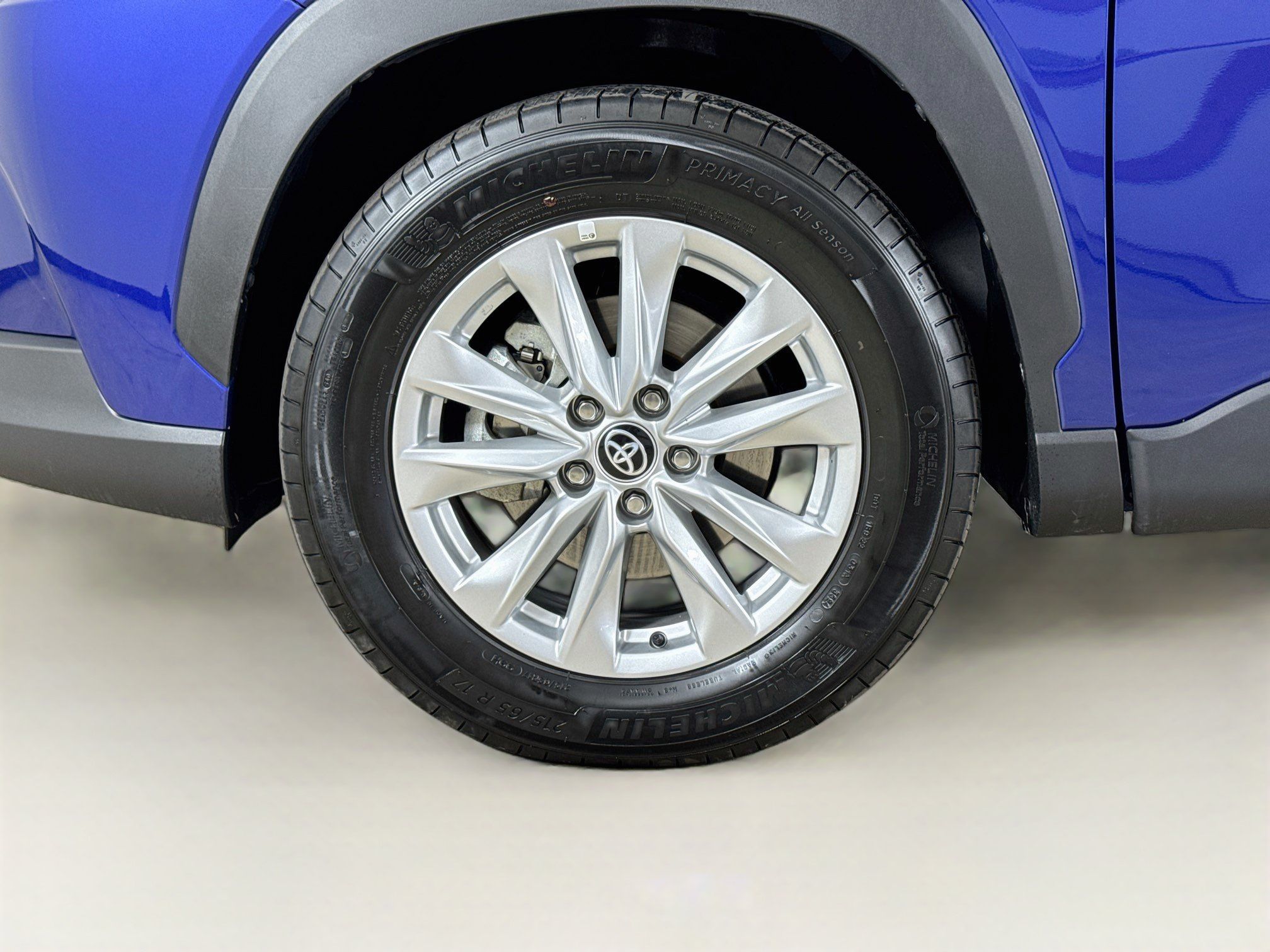 Certified 2024 Toyota Corolla Cross LE AWD/4WD image 25