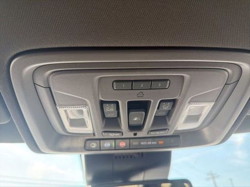 New 2026 GMC Sierra 1500 SLT image 31