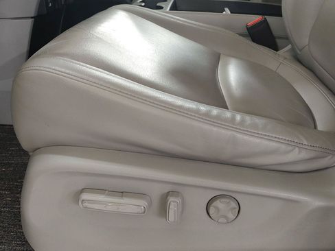 Used 2024 Honda Odyssey Touring image 3