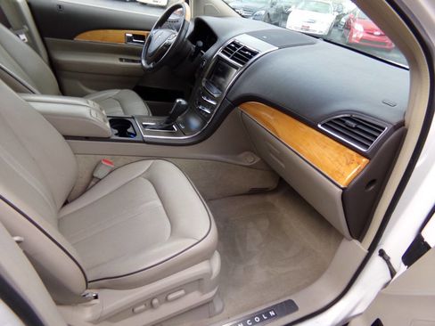 Used 2012 Lincoln MKX FWD image 28