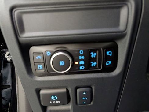 Used 2025 Ford F150 Lariat w/ Equipment Group 501A Mid image 21