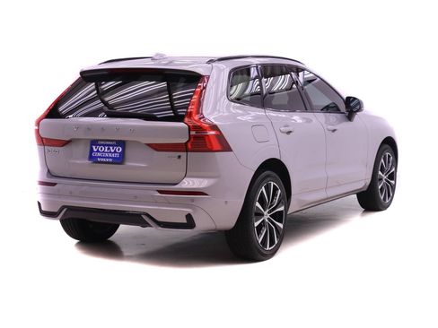 Certified 2024 Volvo XC60 B5 Plus AWD/4WD image 4