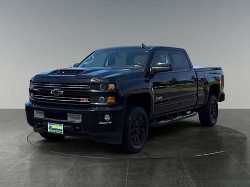 Used 2019 Chevrolet Silverado 2500 LTZ w/ Duramax Plus Package AWD/4WD image 4