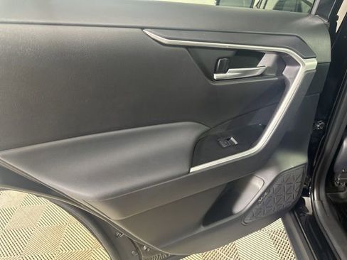 Used 2025 Toyota RAV4 XLE w/ Convenience Package AWD/4WD image 18