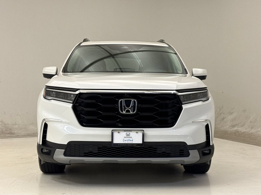 Used 2025 Honda Pilot Elite image 3