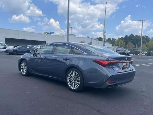 Used 2020 Toyota Avalon Limited w/ Advanced Safety Package FWD image 4