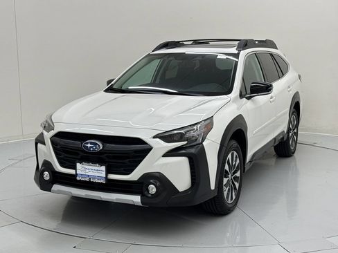 Used 2025 Subaru Outback Limited AWD/4WD image 1