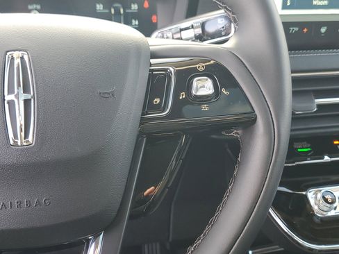 New 2026 Lincoln Corsair Premiere image 18