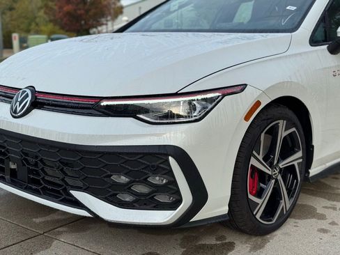 New 2025 Volkswagen GTI SE image 5
