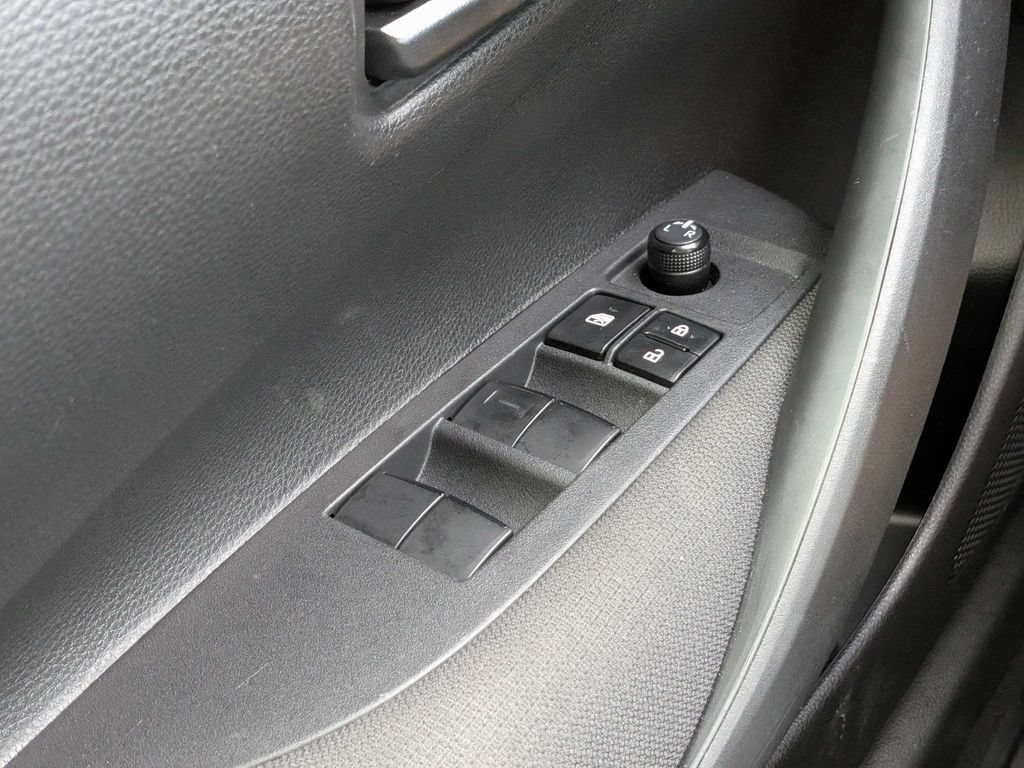 Used 2024 Toyota Corolla LE w/ LE Convenience Package FWD image 21