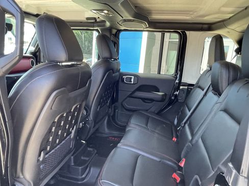 Used 2019 Jeep Wrangler Unlimited Rubicon AWD/4WD image 14