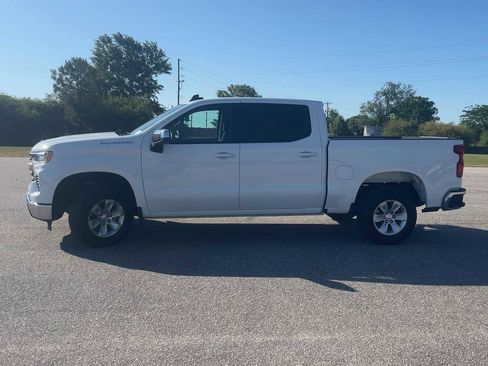 Used 2025 Chevrolet Silverado 1500 LT RWD image 3