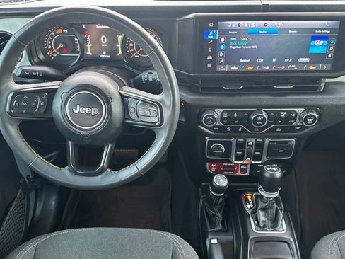 Used 2024 Jeep Wrangler Willys image 14